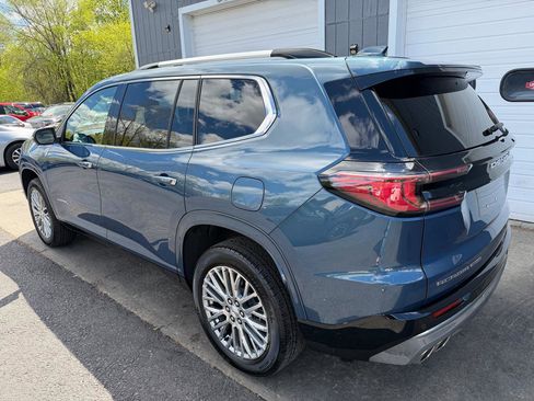 Used 2025 GMC Acadia Denali AWD/4WD image 6