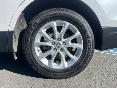 Used 2018 Chevrolet Equinox LT FWD image 10
