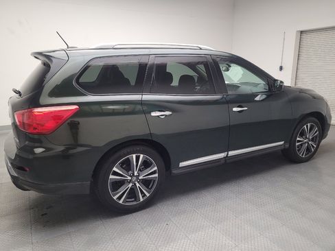 Used 2018 Nissan Pathfinder Platinum image 10