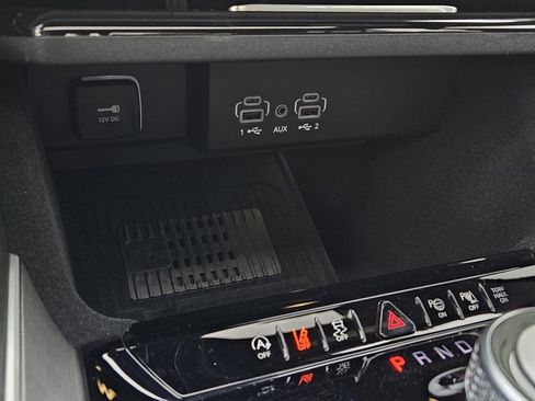 New 2026 Jeep Grand Wagoneer 4WD image 18