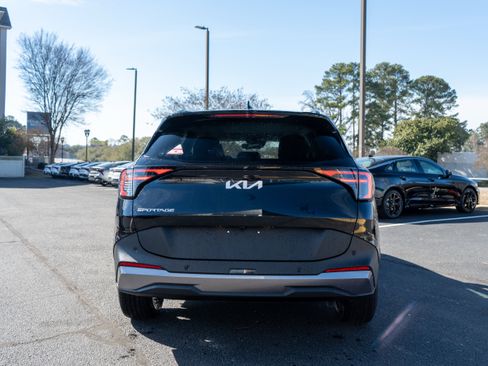 New 2026 Kia Sportage EX FWD image 6