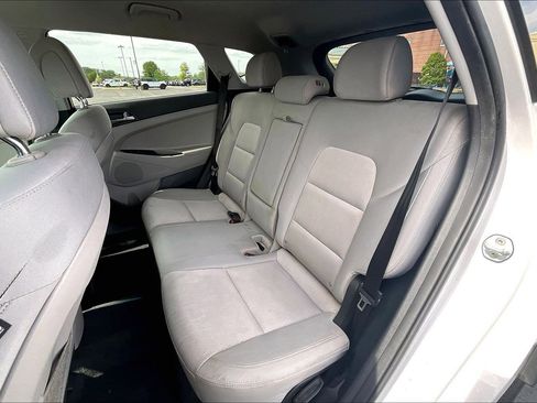 Used 2017 Hyundai Tucson SE AWD/4WD image 17