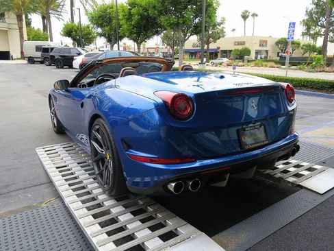 Used 2016 Ferrari California T RWD image 46