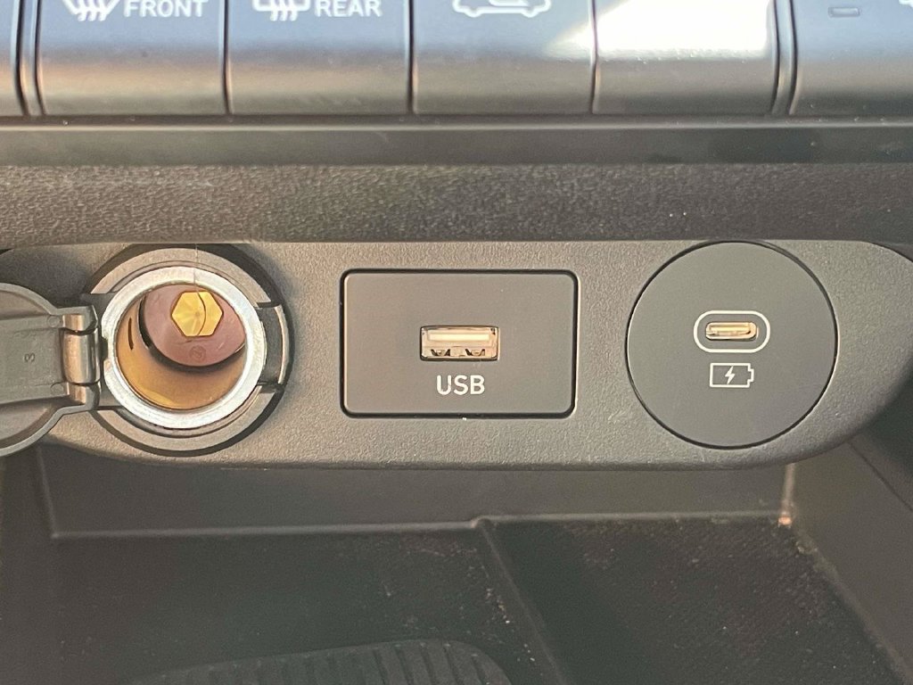 Used 2024 Hyundai Elantra Limited FWD image 23