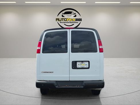 Used 2020 Chevrolet Express 3500 LS RWD image 6