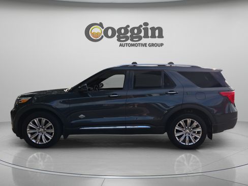 Used 2023 Ford Explorer King Ranch w/ Premium Technology Package AWD/4WD image 2