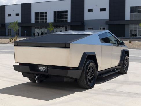 Used 2025 Tesla Cybertruck AWD Crew Cab image 4