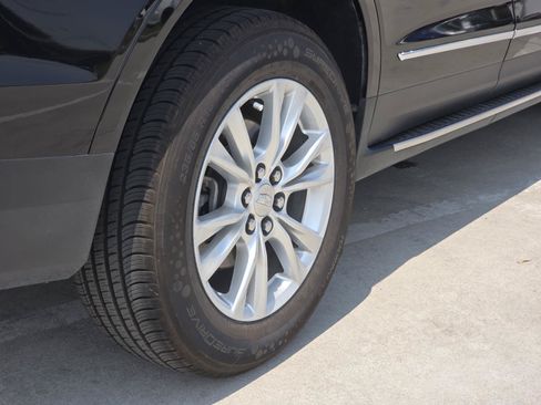 Certified 2023 Cadillac XT5 Luxury FWD image 13
