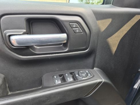 Used 2021 Chevrolet Silverado 1500 Custom AWD/4WD image 15