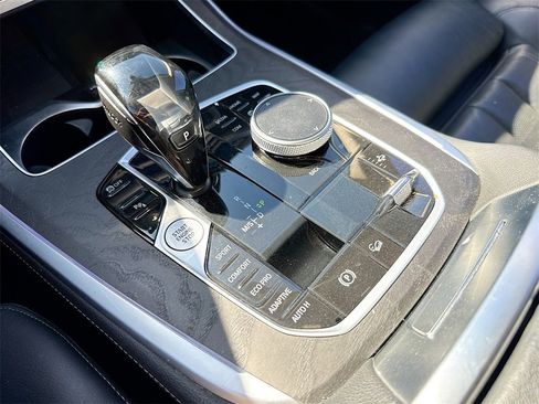 Used 2021 BMW X7 xDrive40i w/ Premium Package image 17