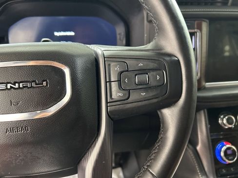 Used 2023 GMC Yukon Denali Ultimate image 25