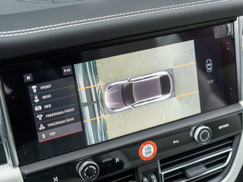 New 2026 Porsche Macan GTS image 36