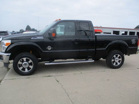 Used 2016 Ford F350 Lariat w/ Lariat Interior Package AWD/4WD image 3