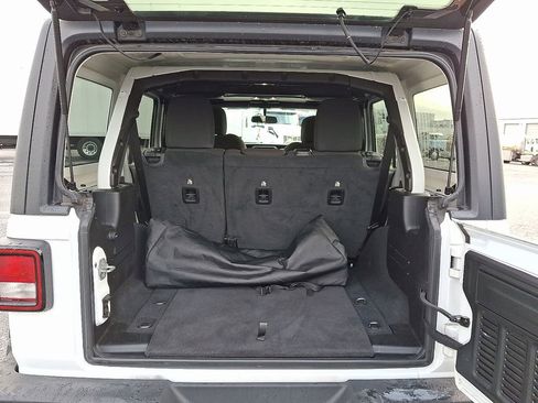 Used 2020 Jeep Wrangler Unlimited Sport S image 31
