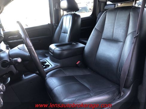 Used 2012 Chevrolet Silverado 2500 LTZ AWD/4WD image 12