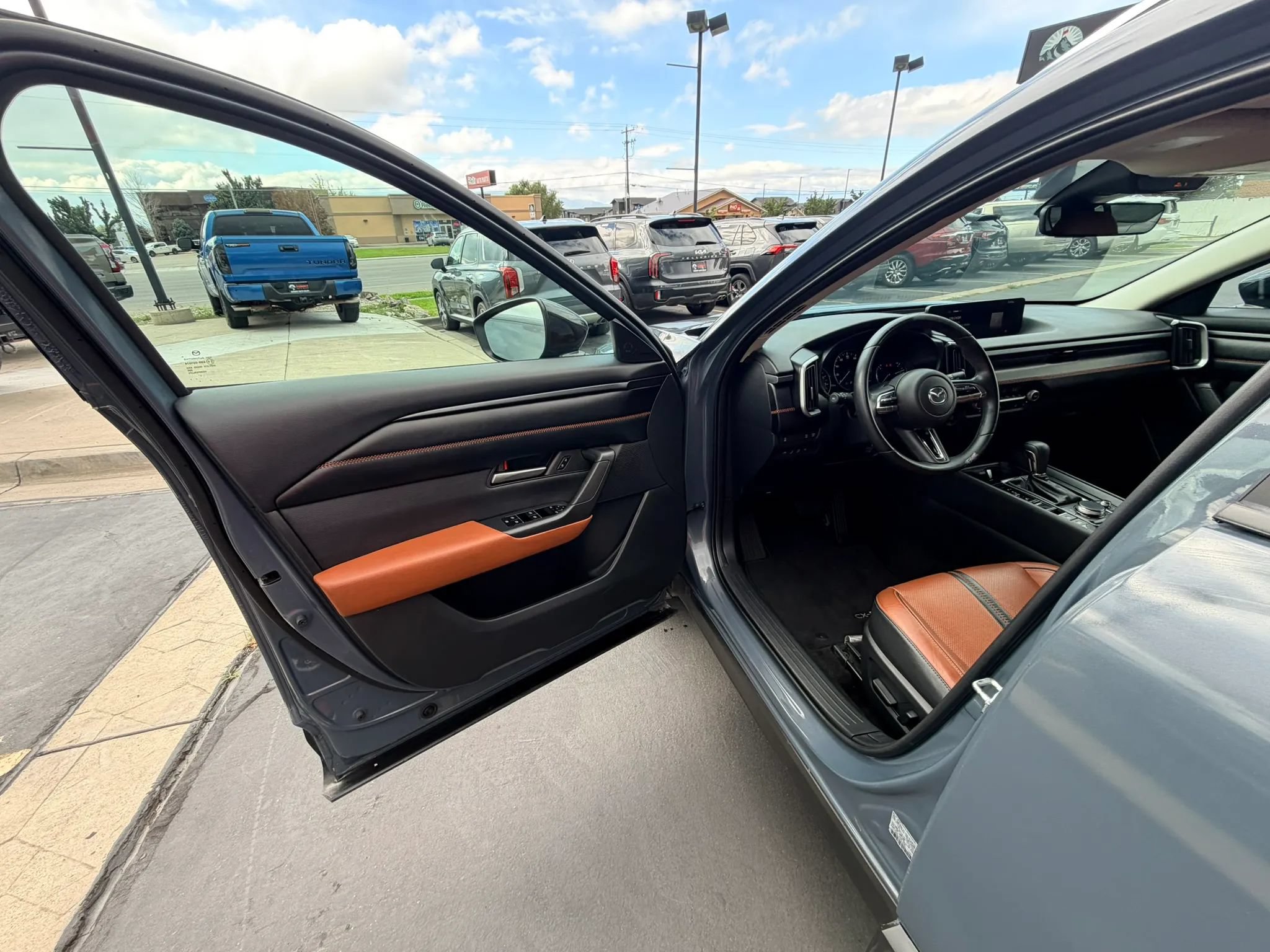 Used 2023 MAZDA CX-50 Meridian Edition w/ Cargo Package AWD/4WD image 9