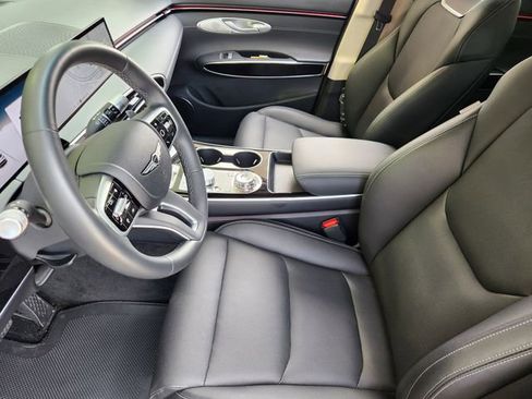 Used 2026 Genesis GV70 2.5T AWD/4WD image 9