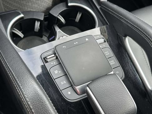 Used 2024 Mercedes-Benz GLE 450 4MATIC image 35