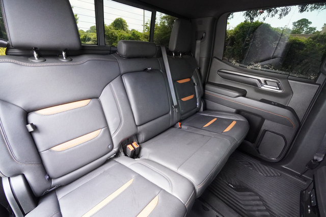 Used 2024 GMC Sierra 1500 AT4 w/ Technology Package AWD/4WD image 26