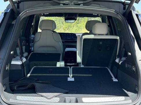 New 2026 Cadillac Vistiq Sport image 9