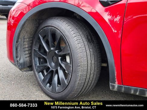 Used 2020 Tesla Model Y Long Range image 26