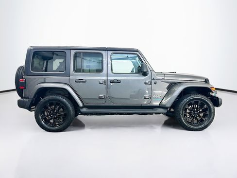 Used 2022 Jeep Wrangler Unlimited Sahara w/ Dual Top Group AWD/4WD image 10
