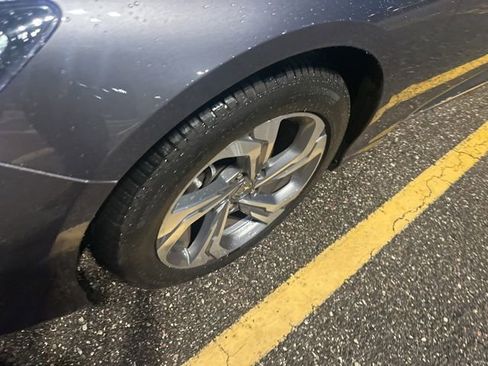 Used 2019 Honda Accord EX image 17