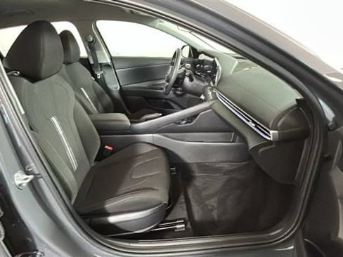 Used 2024 Hyundai Elantra SEL FWD image 30