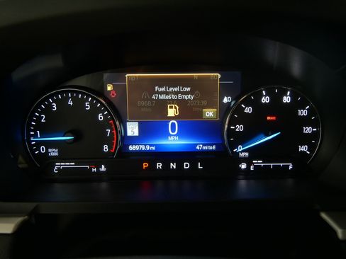 Used 2023 Ford Explorer XLT AWD/4WD image 21