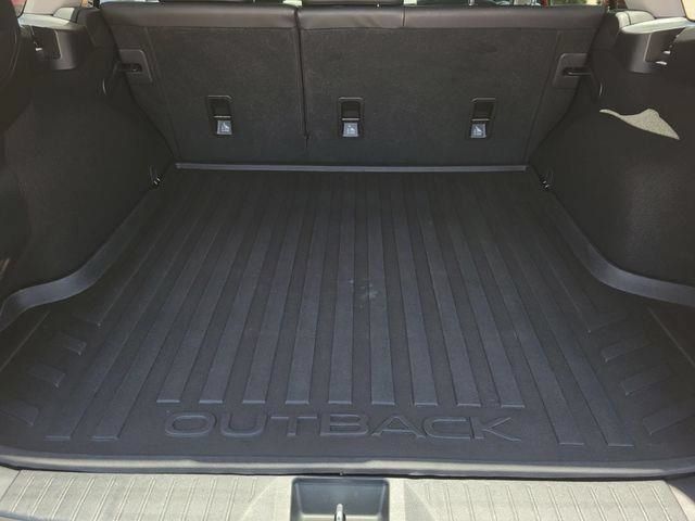 Used 2018 Subaru Outback 2.5i Limited AWD/4WD image 10