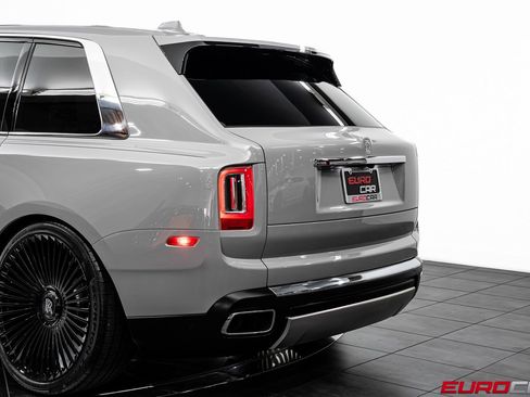 Used 2021 Rolls-Royce Cullinan image 17