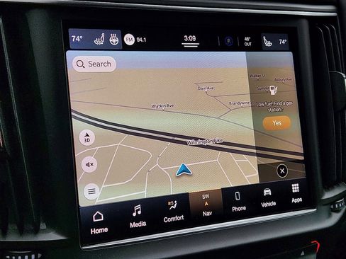 Used 2023 Maserati Levante Trofeo image 21