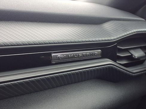 Used 2025 Ford Mustang Coupe image 30