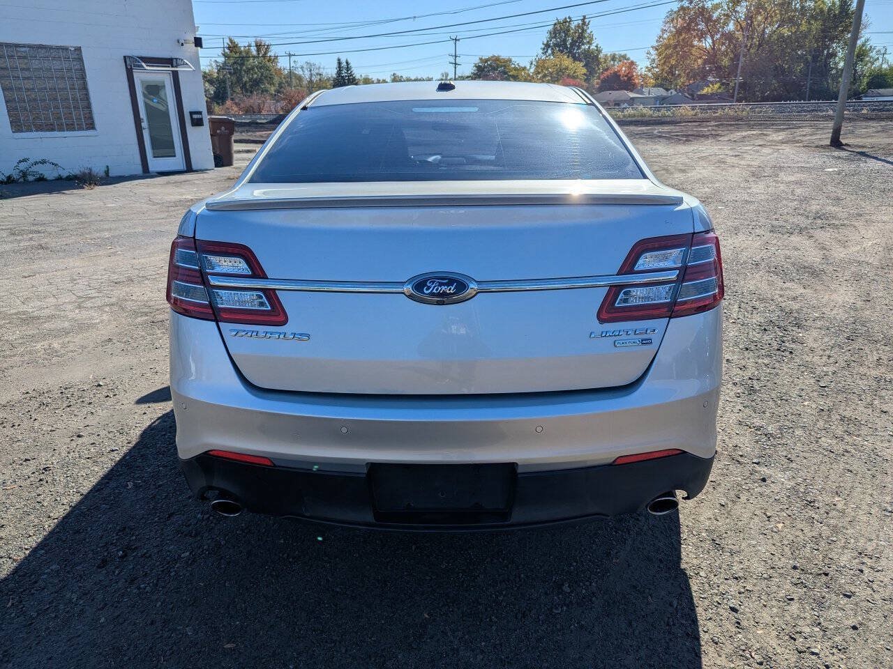 Used 2018 Ford Taurus Limited AWD/4WD image 6