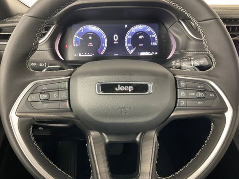 New 2025 Jeep Grand Cherokee Limited image 15