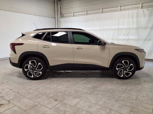 Used 2026 Chevrolet Trax RS w/ Sunroof Package image 10