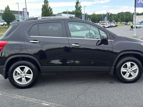Used 2020 Chevrolet Trax LT w/ Driver Confidence Package AWD/4WD image 4