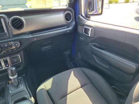 Used 2020 Jeep Wrangler Sport AWD/4WD image 21