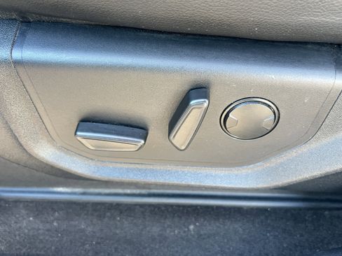 Used 2020 Ford F150 Lariat image 17