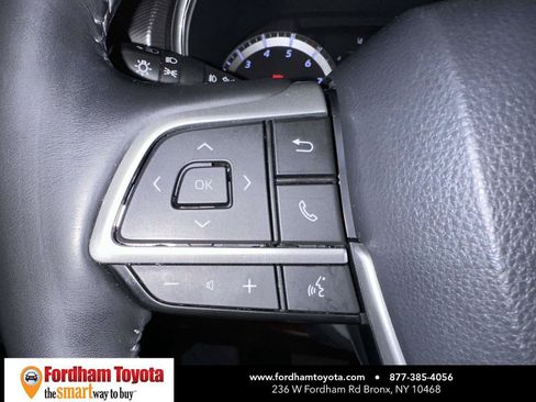 Used 2022 Toyota Highlander Platinum FWD image 34