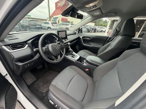 Used 2025 Toyota RAV4 XLE AWD/4WD image 9