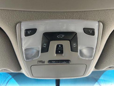 Used 2011 Toyota Sienna XLE image 8