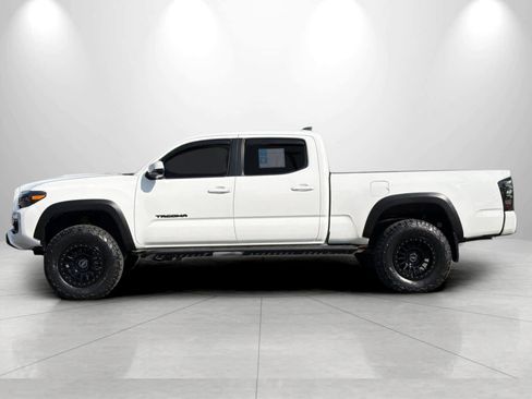 Used 2021 Toyota Tacoma TRD Off-Road w/ TRD Premium Off Road Package AWD/4WD image 5