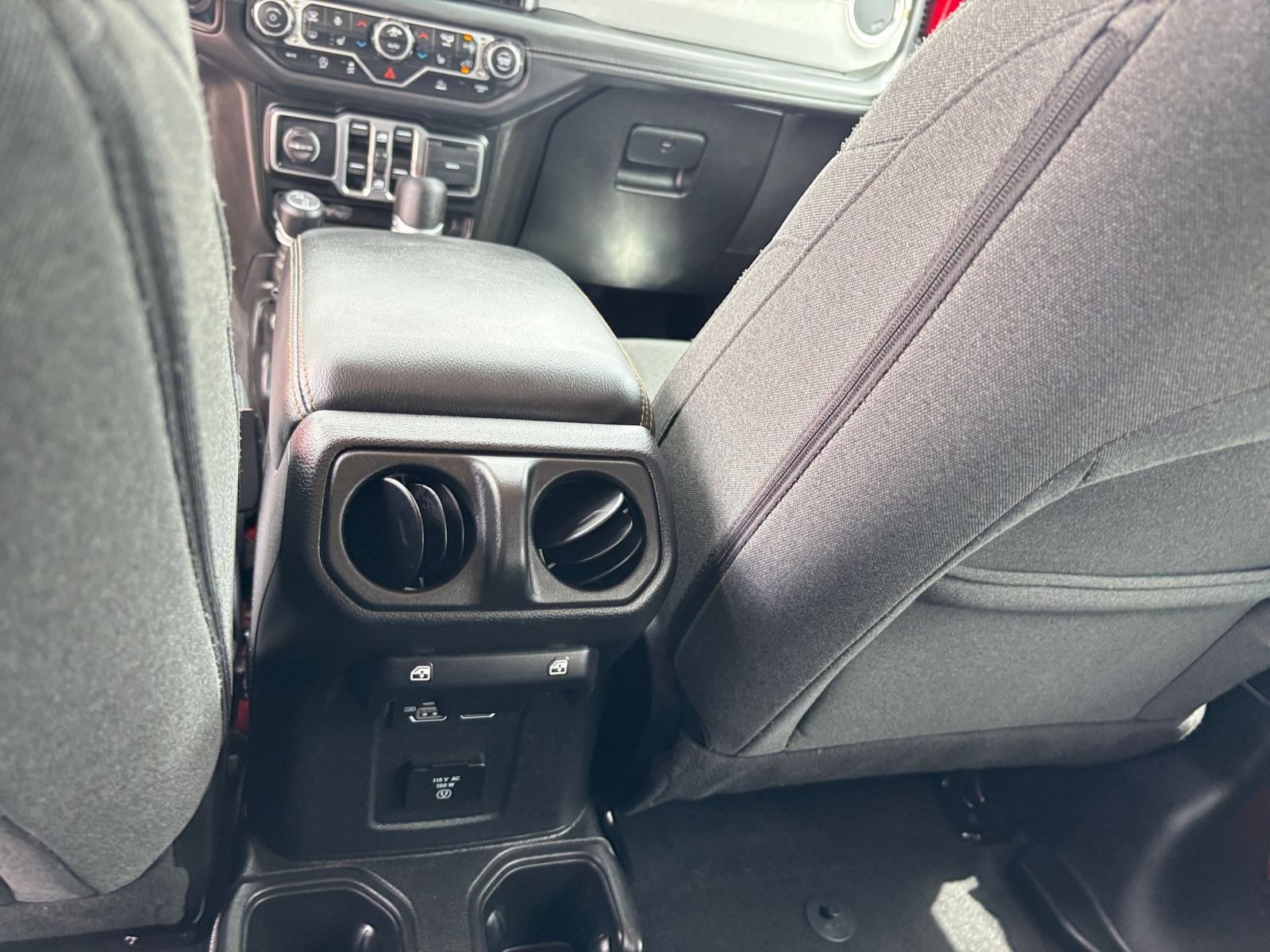 Used 2025 Jeep Wrangler Unlimited Sahara AWD/4WD image 22