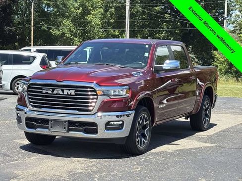 Used 2025 RAM 1500 Laramie AWD/4WD image 33