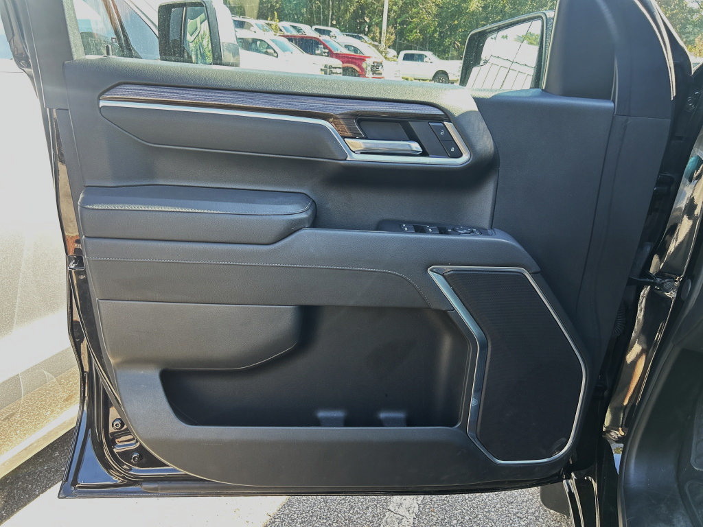 Used 2026 Chevrolet Silverado 1500 RST AWD/4WD image 9