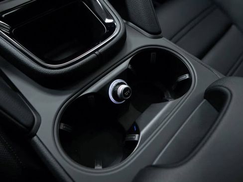 Certified 2025 Porsche Cayenne Coupe image 25