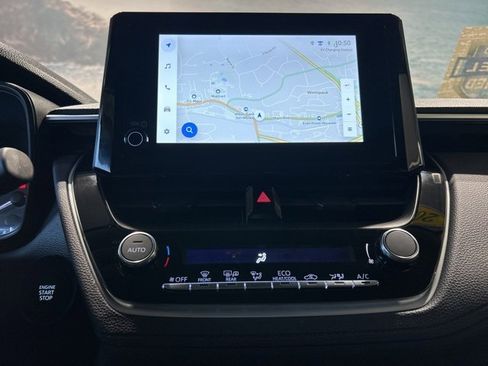 Used 2024 Toyota Corolla Cross LE image 7