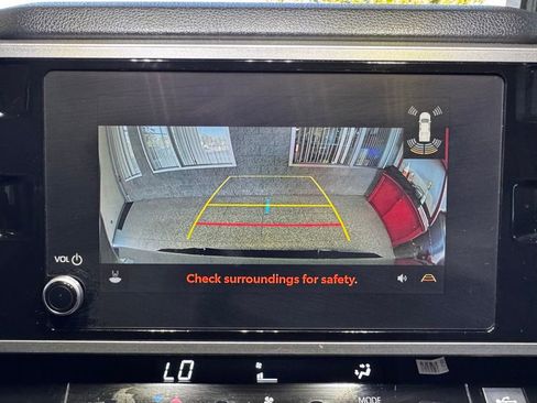 Used 2025 Toyota Tundra SR5 w/ TRD Off-Road Package AWD/4WD image 33