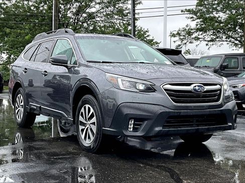 Used 2022 Subaru Outback Premium w/ Tech Package 1 AWD/4WD image 3